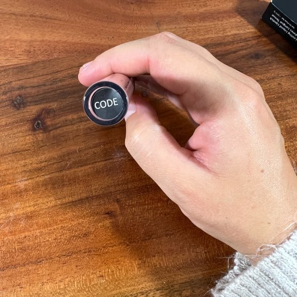 NWB LARITZY Long Lasting Liquid Lipstick in Code (3.19) - Picture 6 of 9